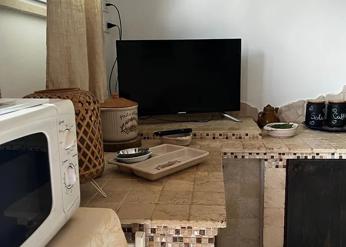 The Incantation Couette-café