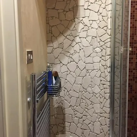 The Incantation Nocleg ze śniadaniem